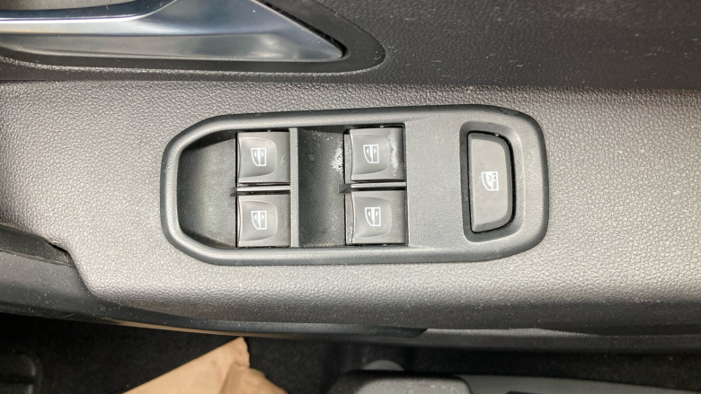 Dacia Duster 1.0 TCe 100 Comfort 5dr Bi Fuel Estate